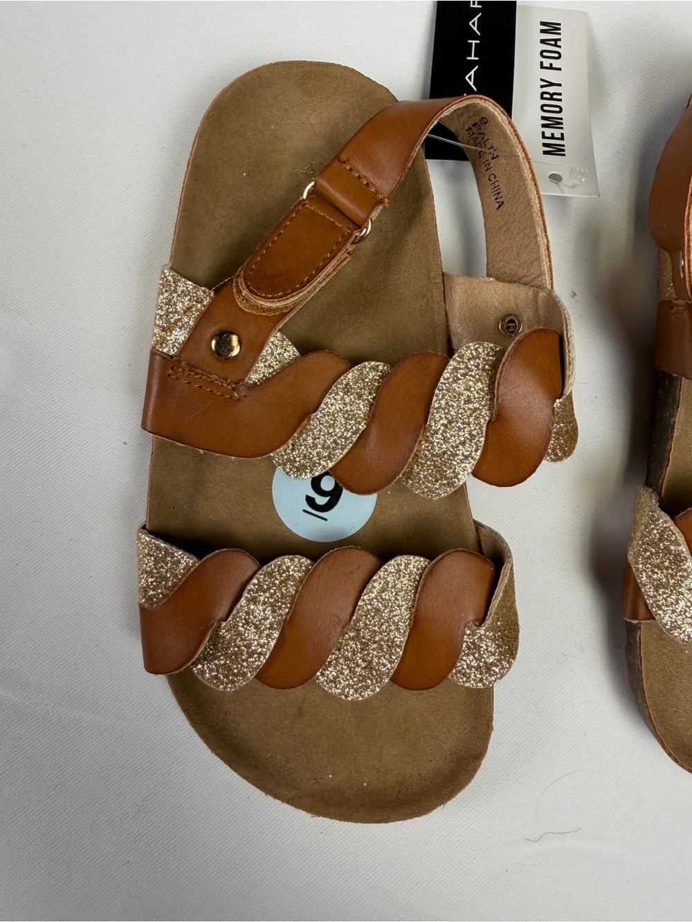 Tahari Girls  Brown & Gold Glitter Braided Sandals Memory Foam / NWT size 9
